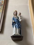 Statue : Vierge à l'Enfant, église paroissiale Saint-Gurval, place de la mairie (Guer)