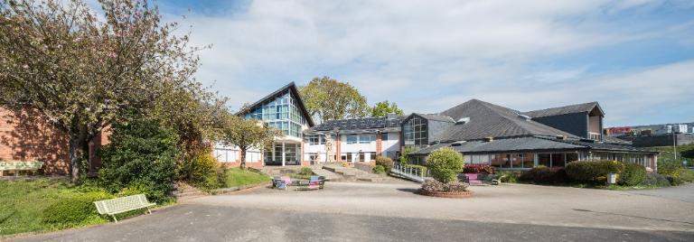 Lycée Victor Hugo, 26 avenue François Mitterrand (Hennebont)