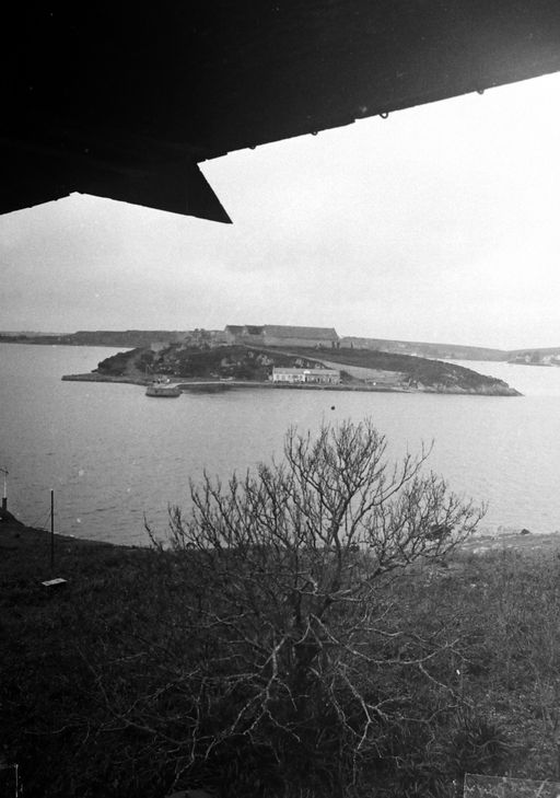 Magasins à poudre dits poudrières de l'île des Morts (Crozon)