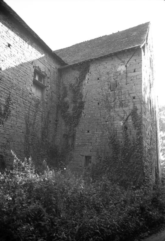 Manoir dit aussi ferme du gros chêne, la Villeneuve ; Coet Er fau (Pontivy)