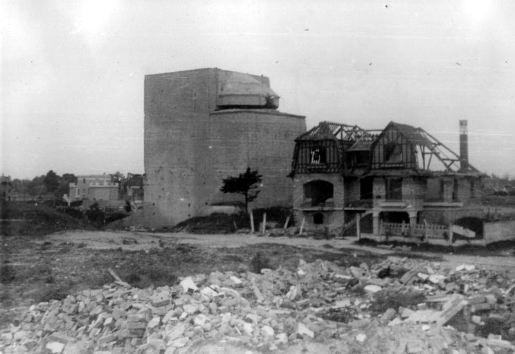 Stp. 8 : Riva Bella : Poste de direction de tir (actuellement musée)