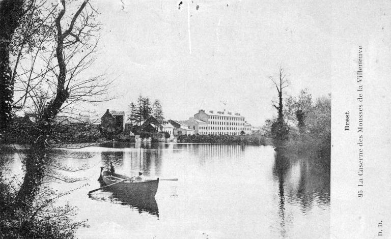 Forges puis usine, puis école des pupilles de la Marine, puis "Centre Marine", actuellement service de santé des armées et centre du service militaire volontaire de Brest, la Villeneuve (Guilers)