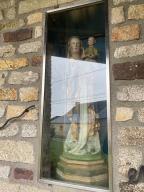 Statue : Vierge à l'Enfant, dite Notre-Dame de la Providence, oratoire Saint-Cornély-Saint-Nicodème, Henlé (Taupont)