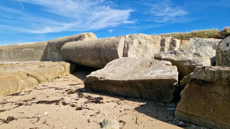Mur antichar, boulevard de l'Atlantique, Le Courégant (Ploemeur)